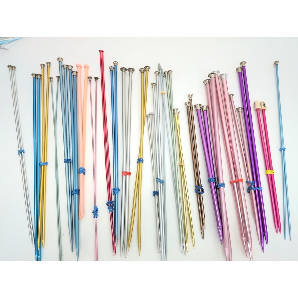Lot 25 Pair Bates Boye Knitting Needles Vtg Plastic Aluminum Various Sizes